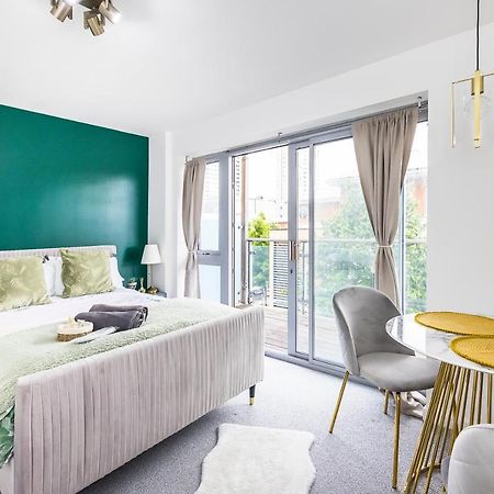 Bow Wharf Apartments London Bagian luar foto