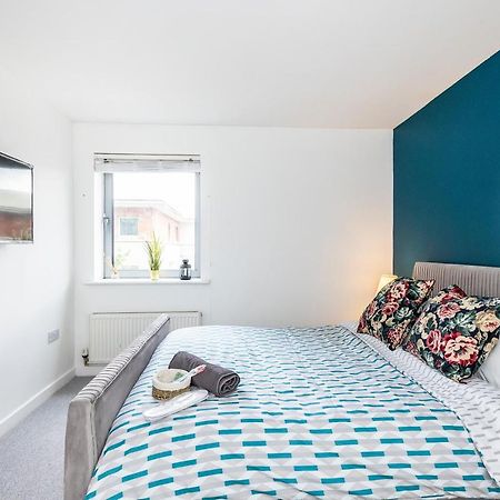 Bow Wharf Apartments London Bagian luar foto