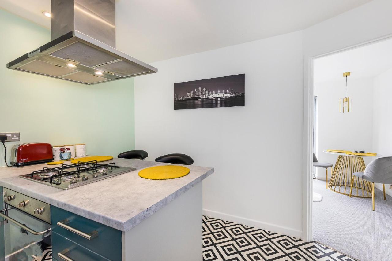 Bow Wharf Apartments London Bagian luar foto
